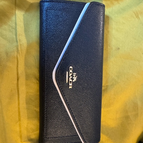Coach flap wallet New with tags Navy Blue Leather - Picture 2 of 6